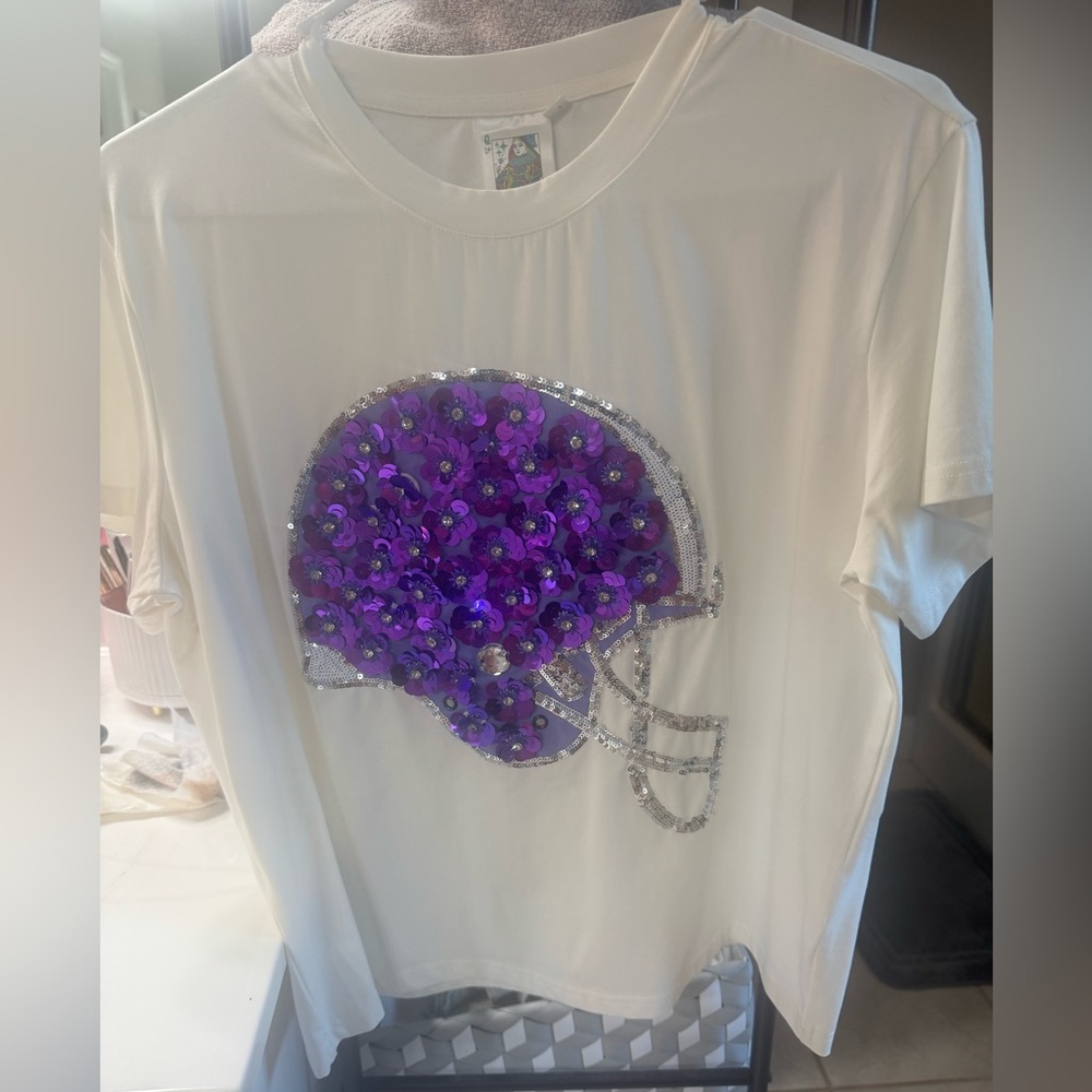 Queen of Sparkles Helmet tee